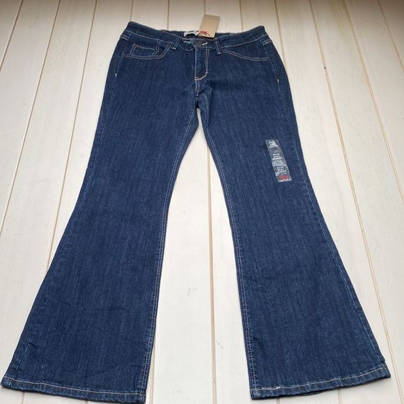 NWT Dark Wash Levi's 518 Bootcut Jeans - Picture 4 of 15